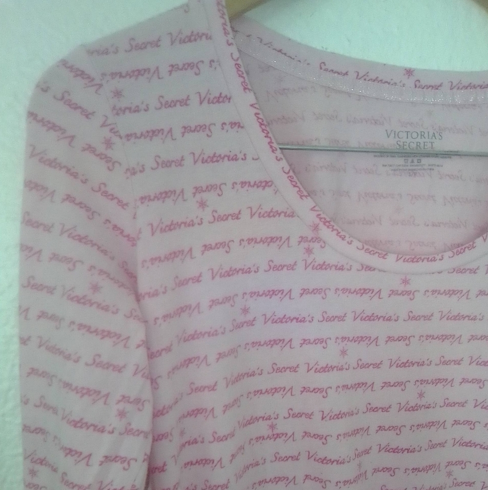 Victoria's Secret Pink Pajamas Long Sleeve VS Logo Small